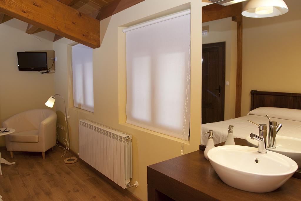 La Casona De La Mesta Hotel Almajano Room photo